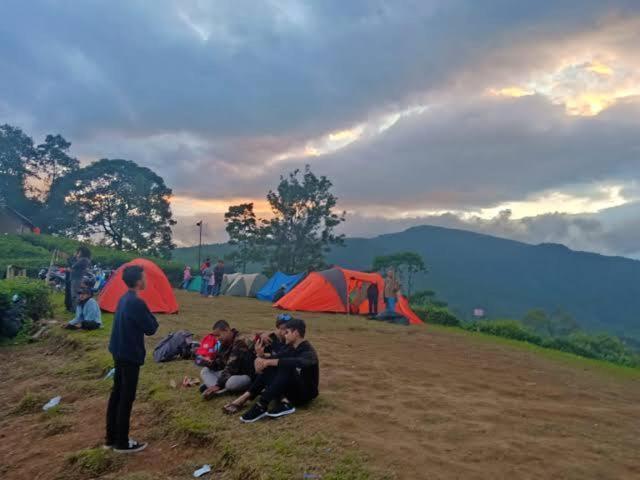 Tapian Ratu Camp Real Bukittinggi Exterior foto