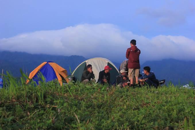 Tapian Ratu Camp Real Bukittinggi Exterior foto